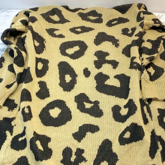 Angashion Boutique leopard cheetah animal print long open cardigan sweater -S - Picture 7 of 11